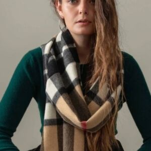 Clara Clark Scarf